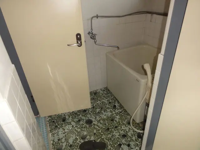 空き家活用前のお風呂