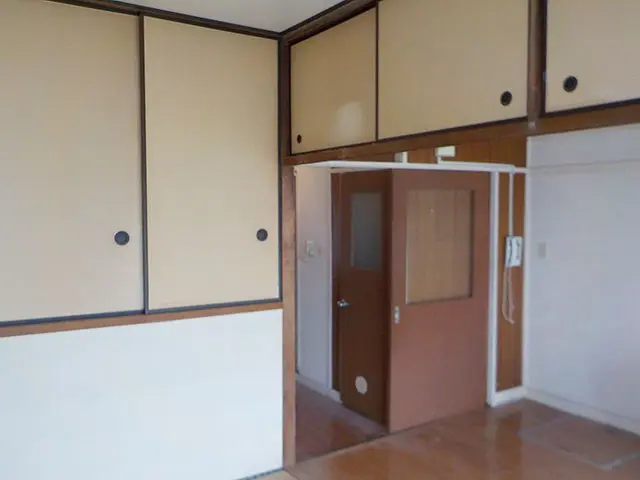 空き家活用前の屋内